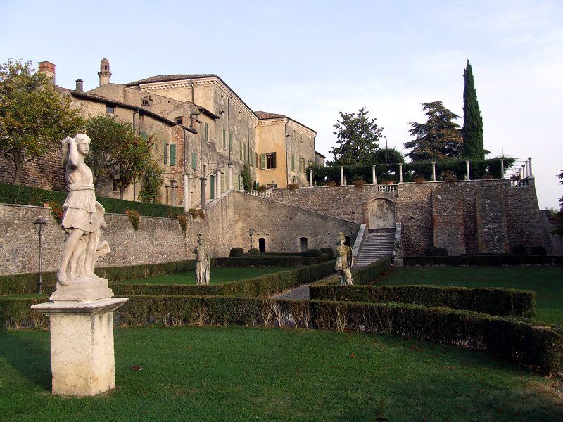 I giardini di Palazzo Gonzaga a Volta Mantovana