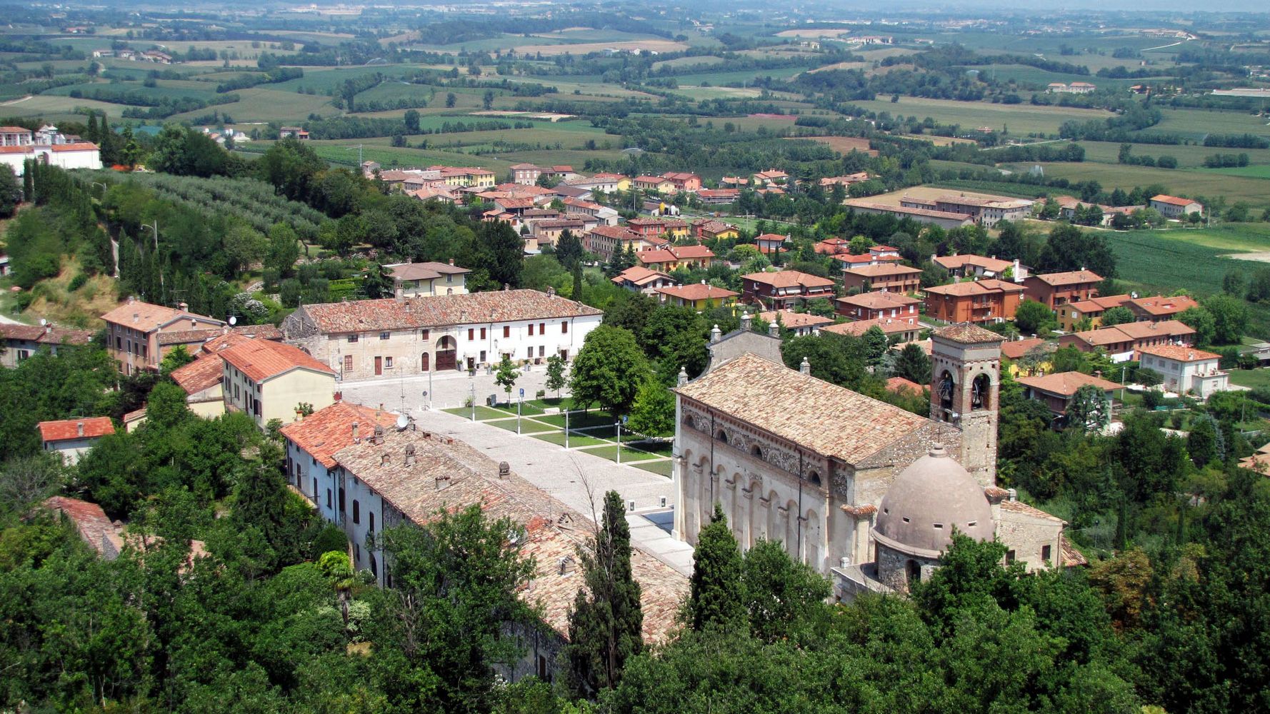 Il centro storico di Solferino visto dall'alto